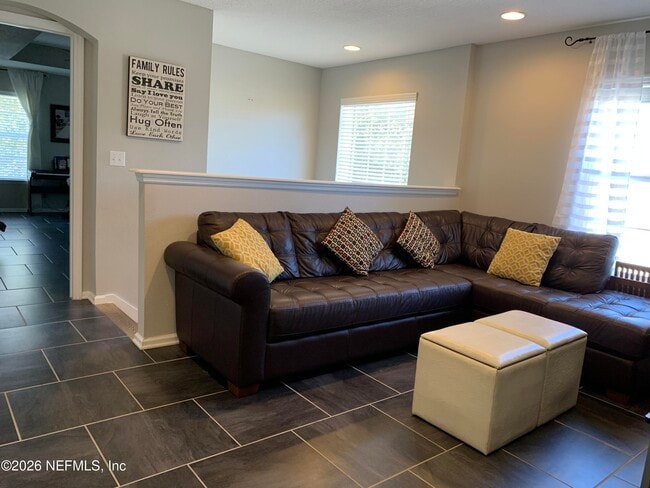 Building Photo - 3740 Creswick Cir