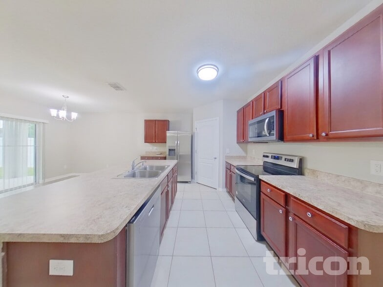 Building Photo - 16185 Yelloweyed Dr