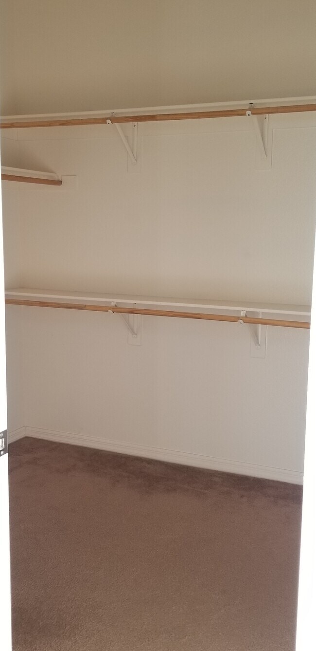 Building Photo - 4901 Oro Ln