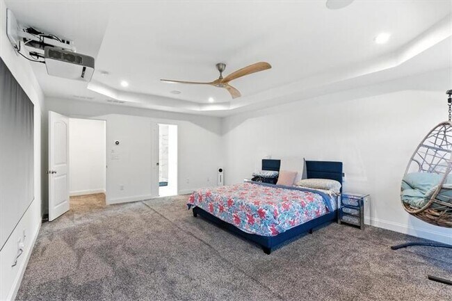 Building Photo - 2121 Harmony Dr