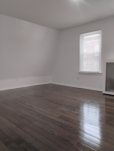 Building Photo - 497 Tremont Ave