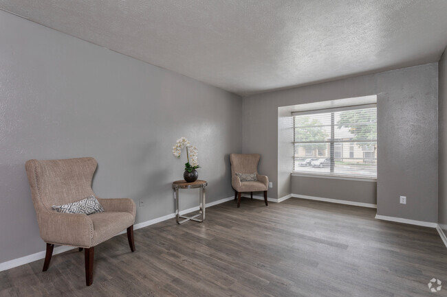 2BR,1.5BA - 900SF - Living Area - Oakmont Apartment Homes