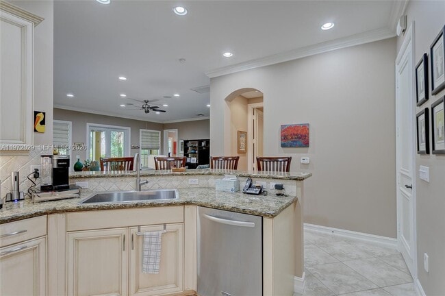 Building Photo - 345 Chambord Terrace