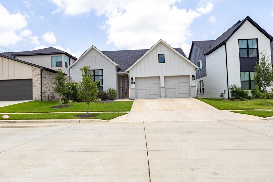 Building Photo - 9316 Kendall Ln