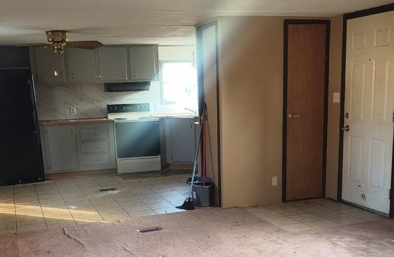 Building Photo - 615 S Bell St