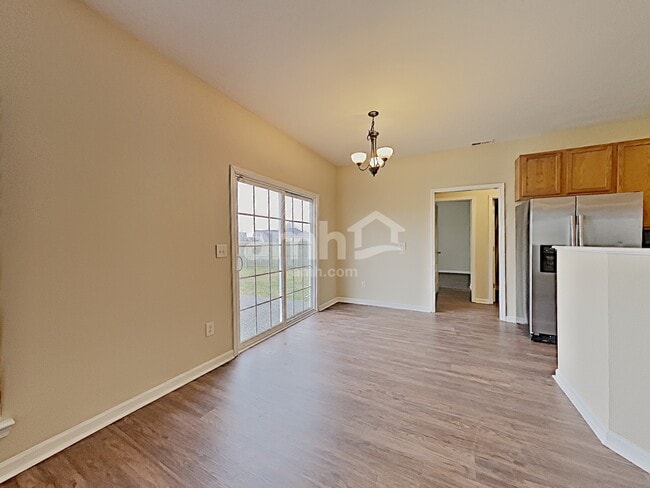 Building Photo - 1039 Vanguard Dr