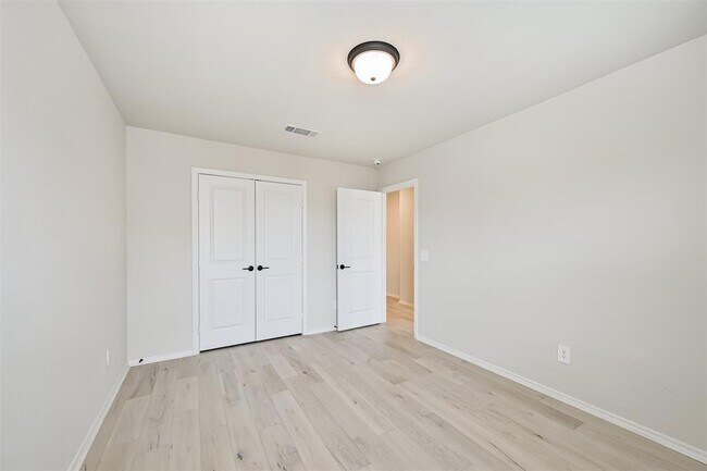 Building Photo - 3407 Knighton Hill Dr