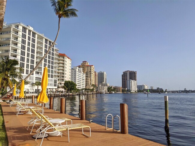 Building Photo - 341 N Birch Rd