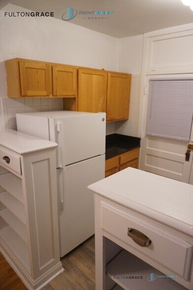 Primary Photo - 5018 N Lincoln Ave