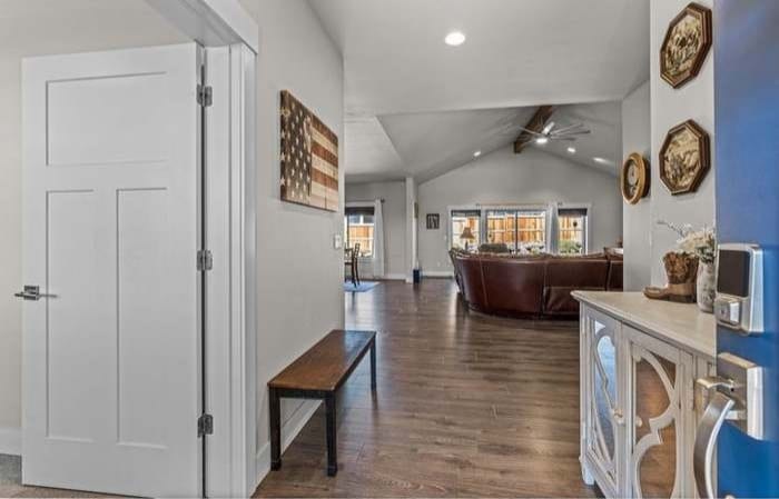 Building Photo - 4575 SW Antelope Ave