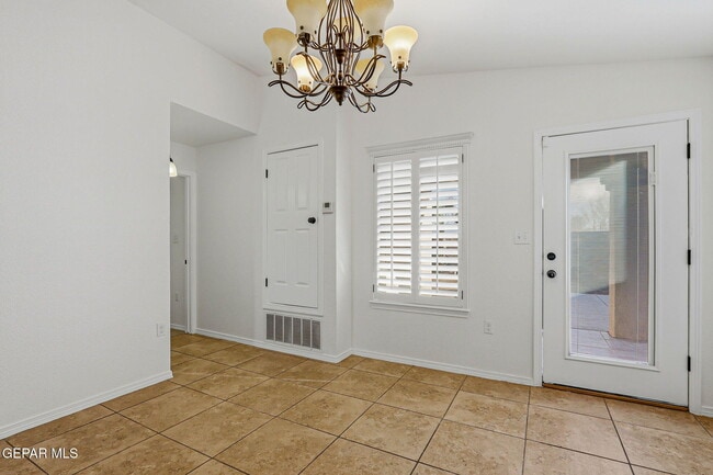 Building Photo - 14350 S Cave Ave