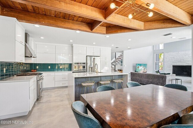 Building Photo - 248 11th St