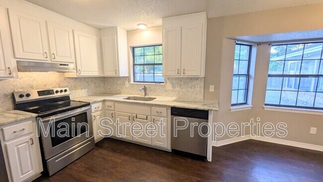 Building Photo - 7524 Sandy Creek Dr