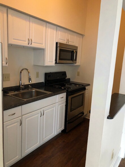 Primary Photo - 237 E 9th St