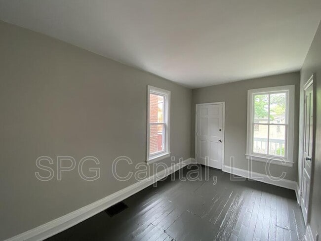 Building Photo - 116 Neater St