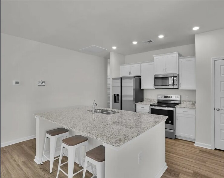Building Photo - 139 Holloway Hl