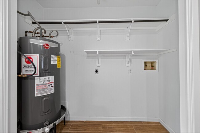 Building Photo - 9231 Baronsmede Dr