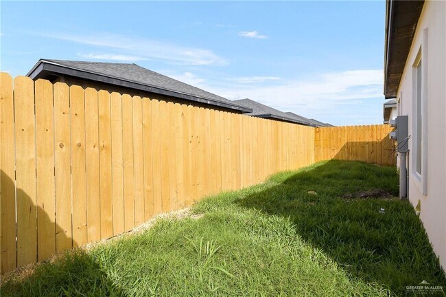 Building Photo - 21 Hilltop Ave