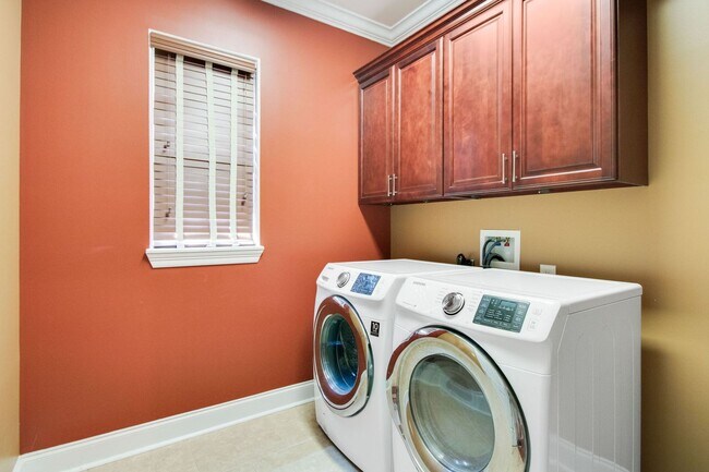 Building Photo - AVAILABLE FOR RENT IN LAFAYETTE!