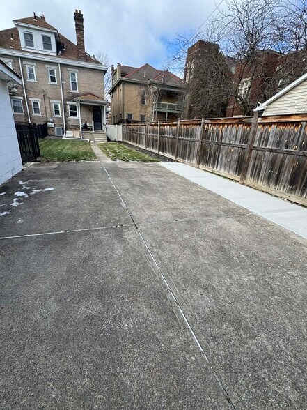 Building Photo - 98 Miami Ave