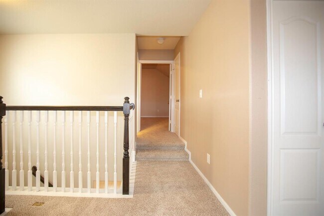 Building Photo - 7010 Stevenson Dr