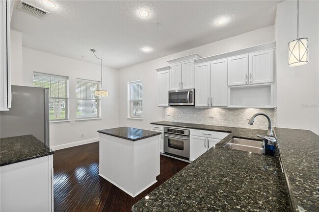 Building Photo - 5338 Ardsdale Ln
