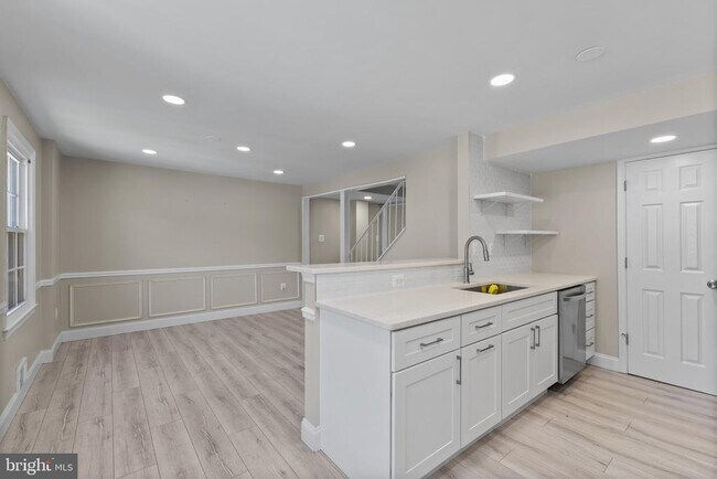 Building Photo - 4305 Birchlake Ct