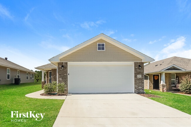 Building Photo - 2043 Village Ridge Cir