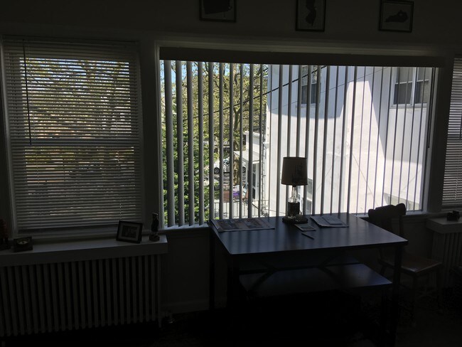 Building Photo - 708 Grand Ave