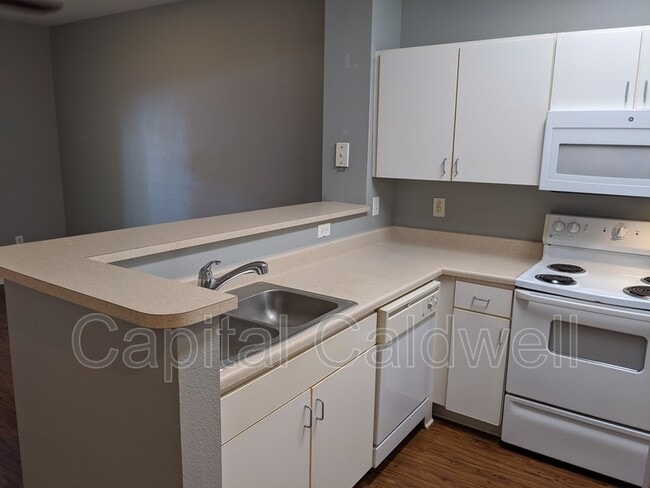 Building Photo - 1910 E Palm Ave