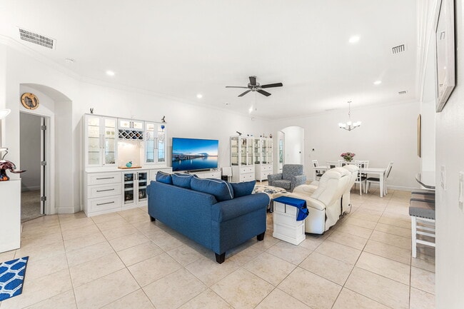 Building Photo - 6435 Montserrat Dr