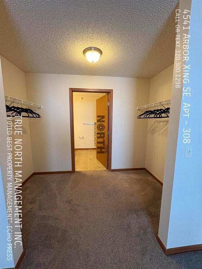 Building Photo - 4541 Arbor Xing SE