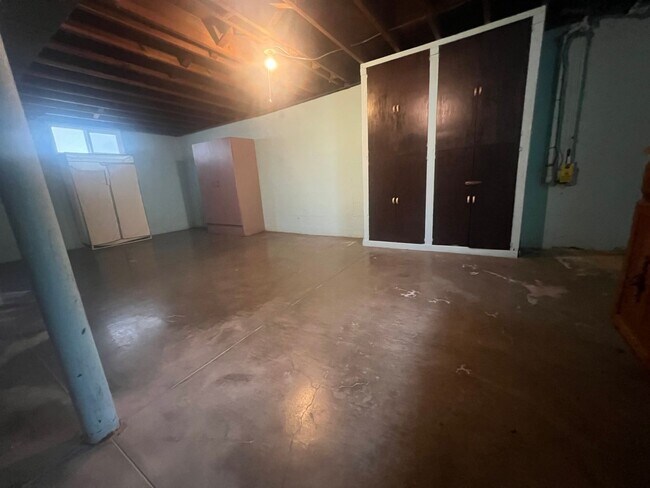 Building Photo - 1104 Hathaway Ave