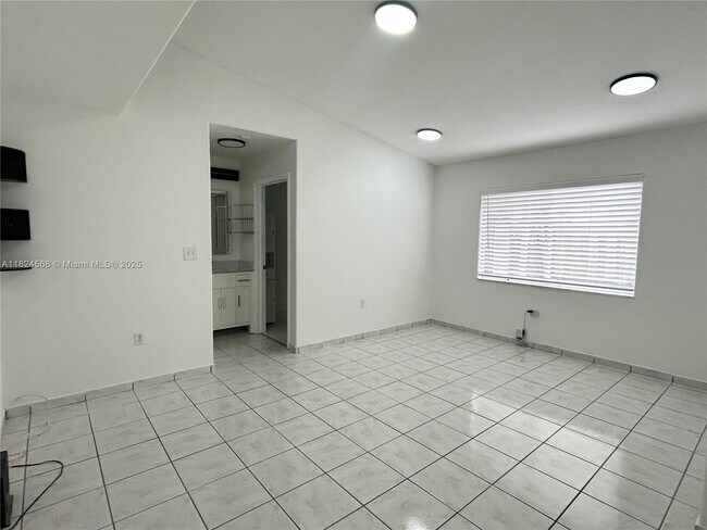 Building Photo - 7071 W 33rd Ln