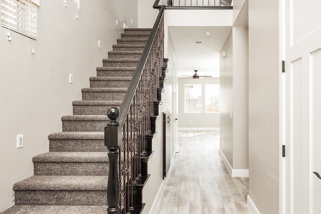 Building Photo - 325 N Red Stone Rd