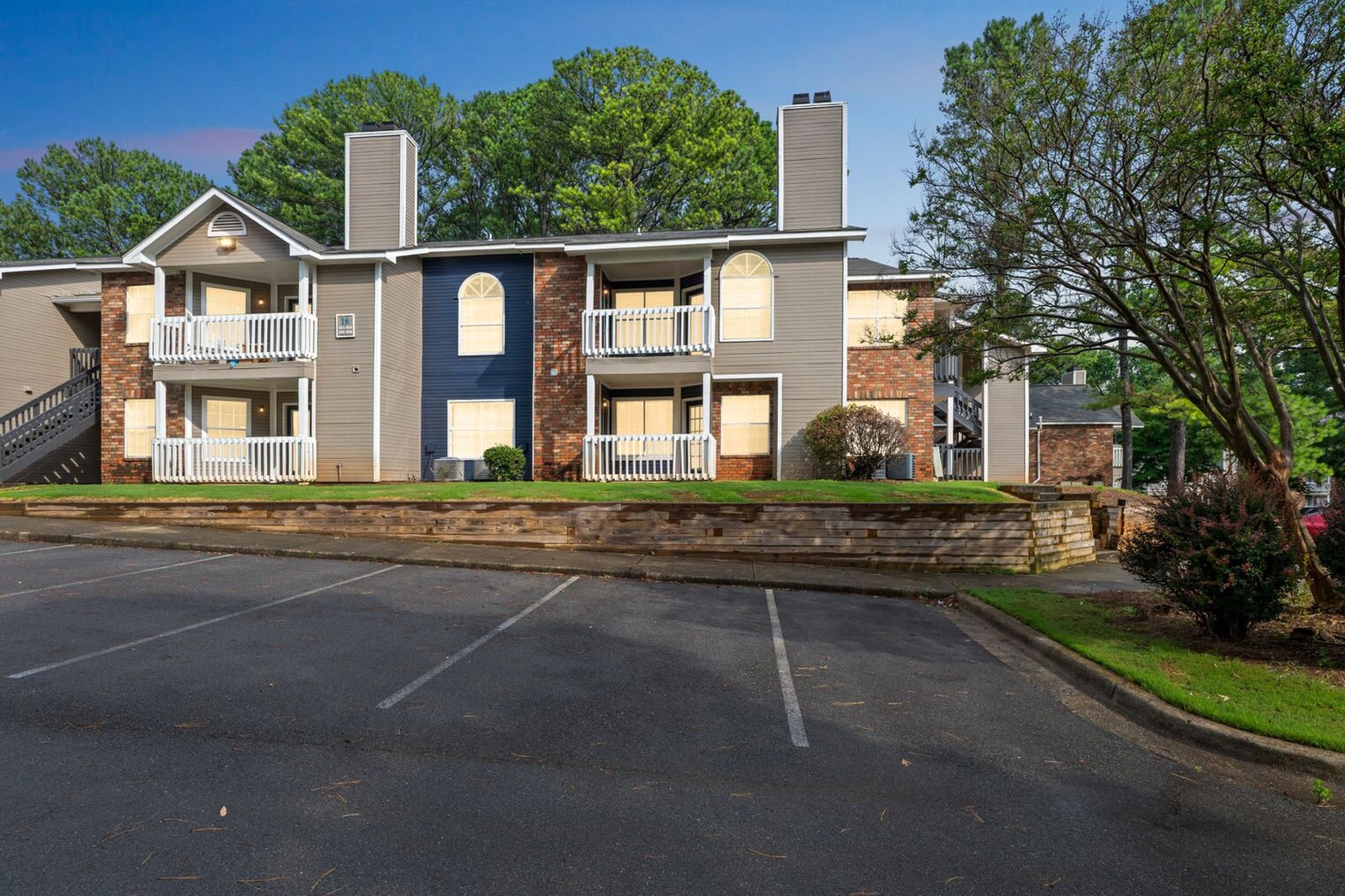 Building Photo - 3784 University Dr NW