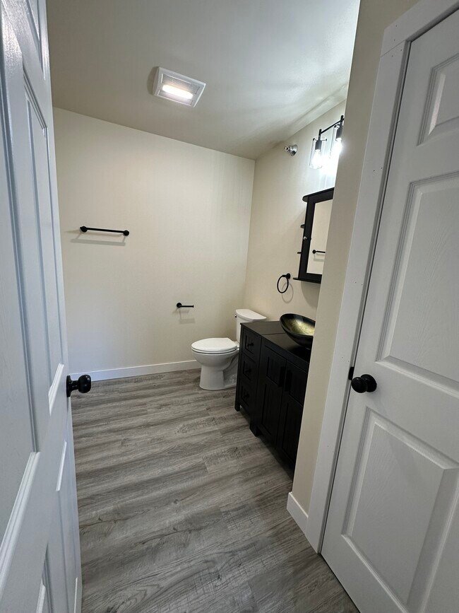 Building Photo - Valley View Estates C