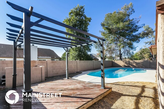 Building Photo - 5639 W Mescal St