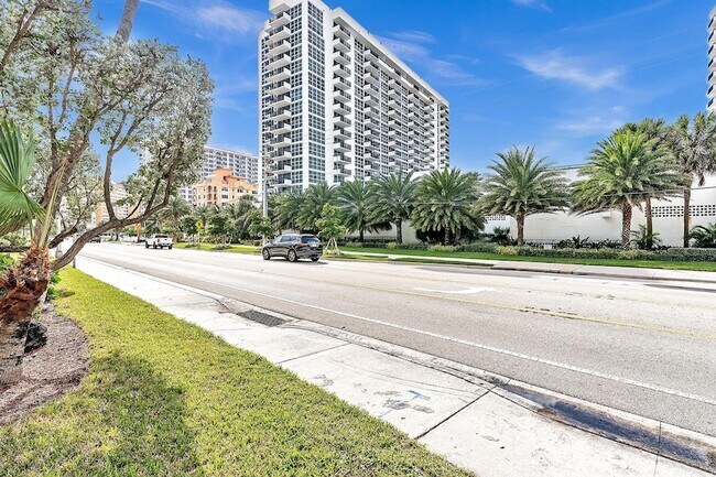 Building Photo - 525 N Ocean Blvd