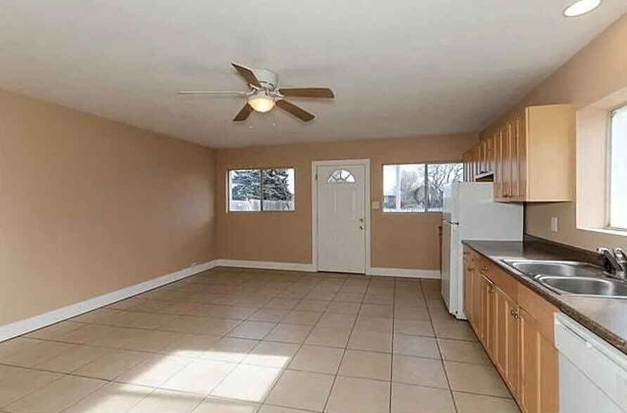 Building Photo - 2735 N Cook St