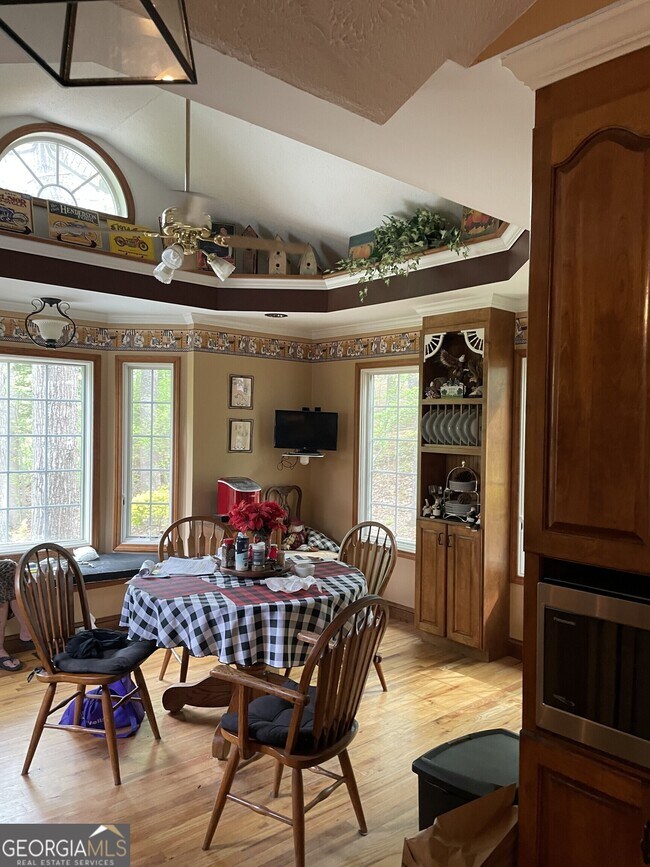 Building Photo - 3666 Lakewood Ct