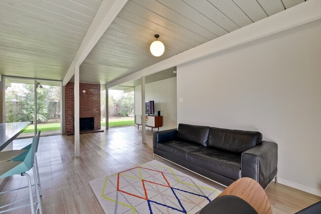 Building Photo - 4BD/2BA Cupertino Gem with Modern Upgrades!
