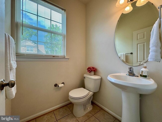Building Photo - 3788 Bedford Dr