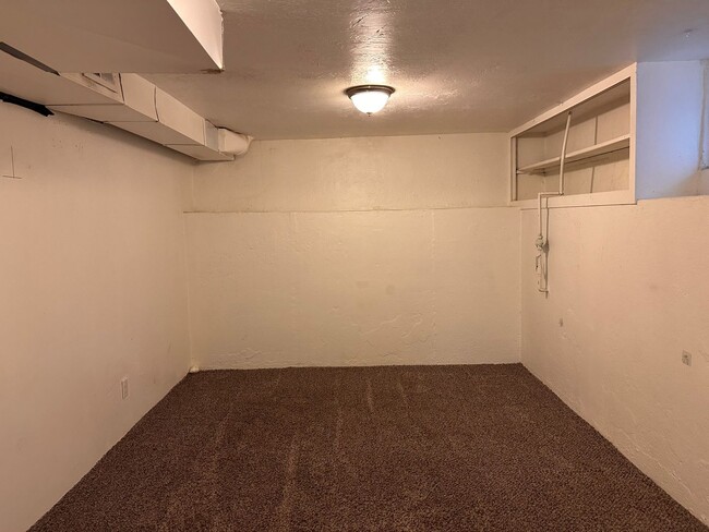 Building Photo - 3 Bedroom Home Across From Trolley Square