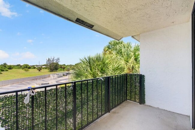 Building Photo - TWO BEDROOM ONE BATHROOM!! MOVE IN READY!! WATERFRONT COMMUNITY!!