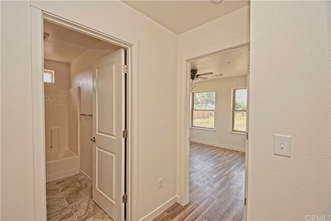 Building Photo - 8435 Buena Vista Ave