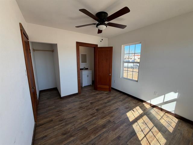 Building Photo - 352 SW Ave A