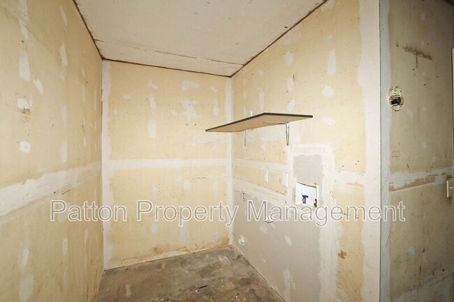Building Photo - 5207 S Travis St