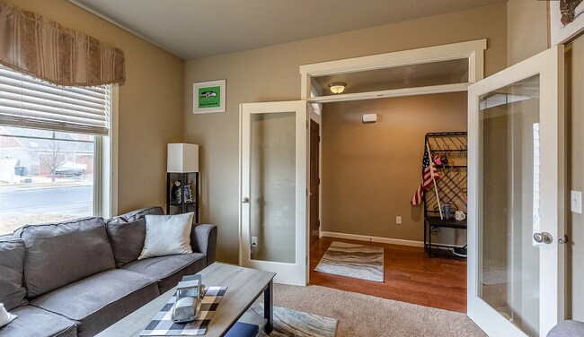 Building Photo - Beautiful Home In Mae Valley
