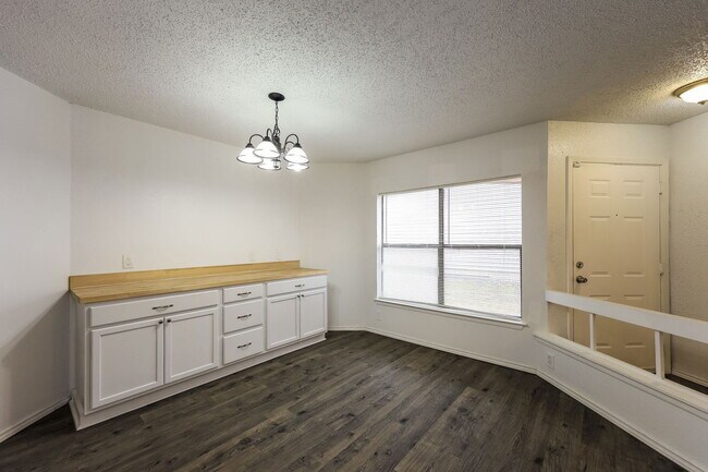 Building Photo - 7519 Branding Trail